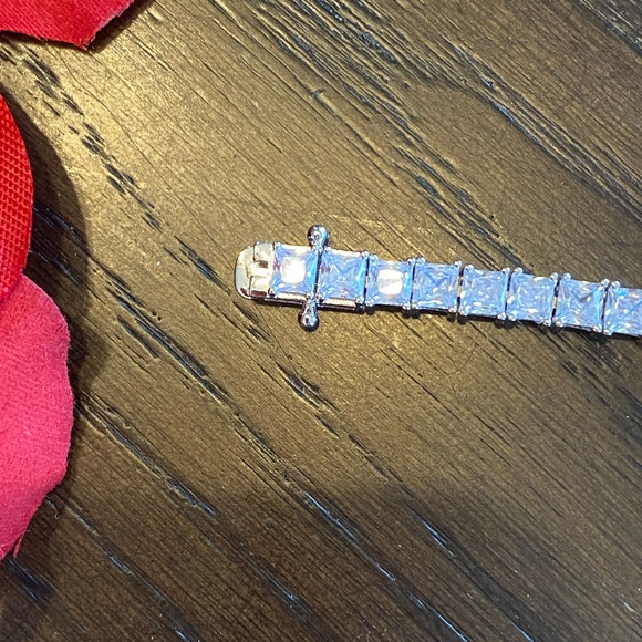 PRICE DROP!!!🎉🎉🎉Absolute™ Sterling Silver Quadrillion-Cut Tennis Bracelet💛 - Picture 5 of 8